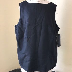 Relatively Woman Sleeveless Linen Top